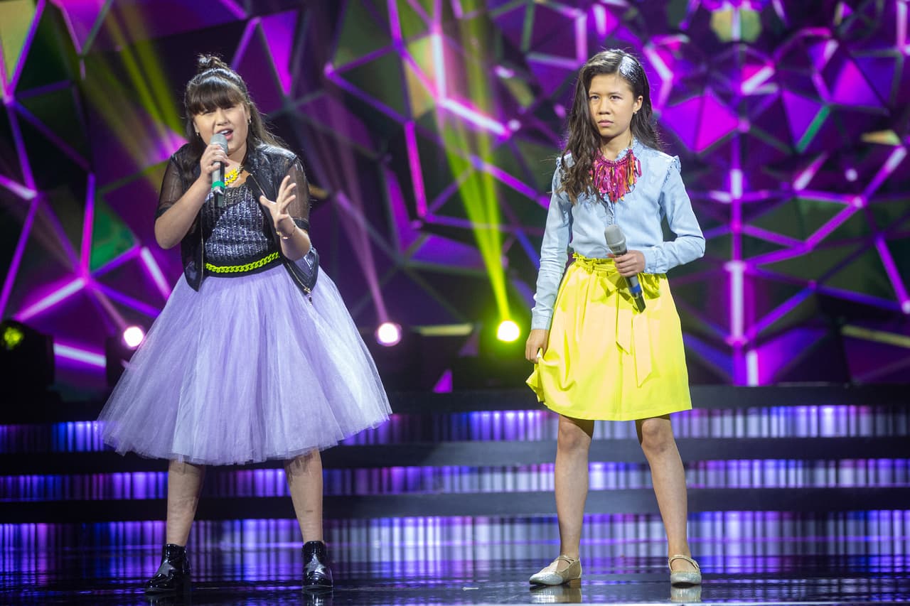 “Si tuviera flores se las aventaría”, así aplaudió Albertano las grandes voces de Martha León y Lilian Ortega. Ellas cantaron 'Una mentira más" de Yuri y Natalia Jiménez.