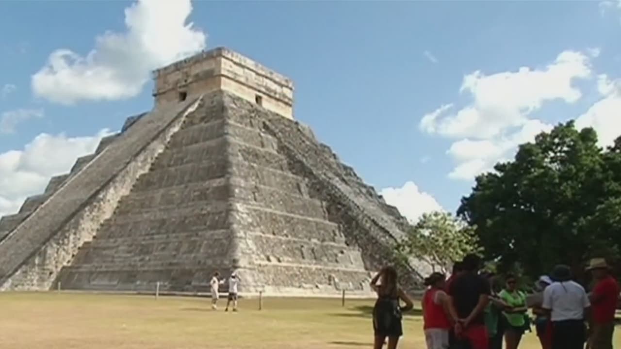 Descubren una segunda estructura dentro de la pirámide de Kukulkán en Chichén Itzá