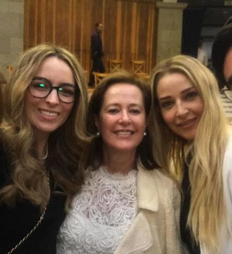 Días después Lazo habló de su relación, en entrevista con el diario Reforma: "(Me atrajo) su autenticidad, lo honesta en su decir y hacer", dijo Lazo, de 66 años, "el modo suave de su carácter y el aplomo de saber que hay antecedentes de dos parejas muy valiosas en mi vida: Concha de la Mora y Edith González, a las que ella respeta, aunque nunca las haya conocido".