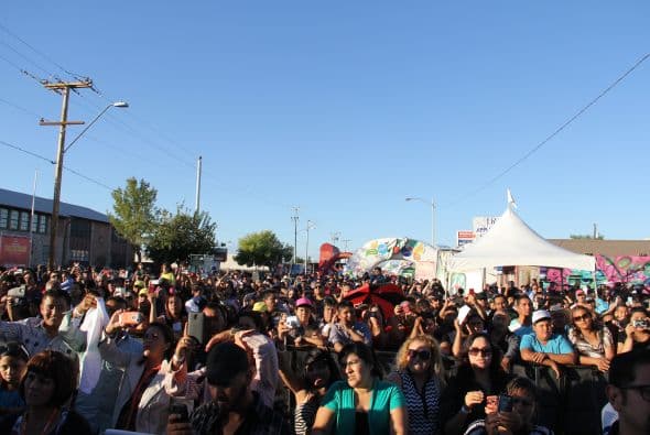 Cientos de personas disfrutaron de la tremenda celebración del Latin Grammy Street Party en Phoenix, donde estuvieron presentes varias agrupaciones nominadas a los premios GRAMMY® Latino incluyendo: Conjunto Primavera, Voz de Mando y Los Canarios de Michoacán. Esta fenomenal fiesta es un preámbulo a la gran noche de la música con la edición 15 de los premios anuales del GRAMMY Latino. Además de disfrutar de lo mejor de la música, los fans pudieron ganar premios y conocer a personalidades de Televisión y Radio de Univisión Arizona.