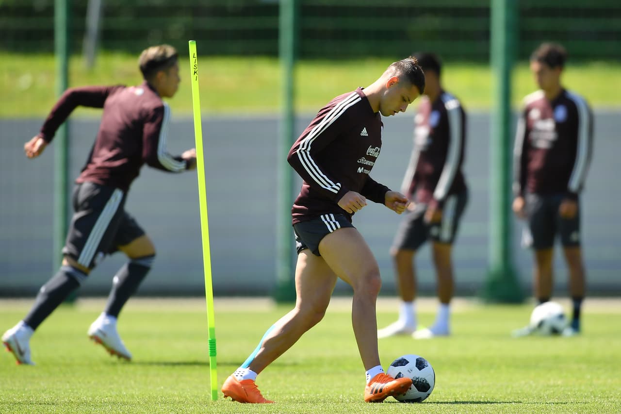 Javoer Hernández fue otro de los que tuvo altas calificaciones contra los teutones y por eso mantiene su ritmo para poder estar contra Corea del Sur.