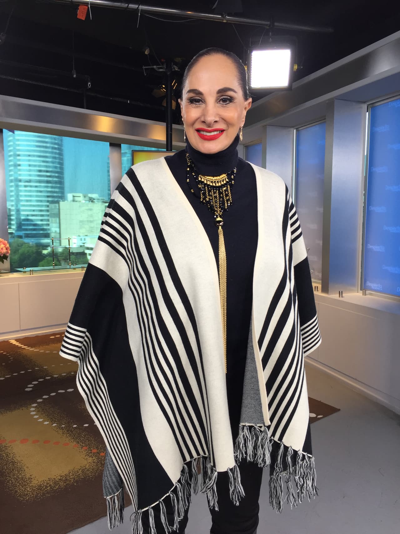 Muy agradecidos con Susana Dosamantes por ayudarnos a soprender a Paulina Rubio.