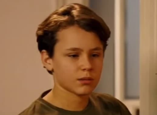 <b>Aaron Piper</b>
<br>La primera película en la que se pudo ver a Aaron Piper tiene el nombre de 'Maktub', una cinta española que habla sobre la amistad de un señor de mediana edad con un chico de 15 años enfermo de cáncer. Piper dio vida a 'Iñaki', hijo del protagonista.