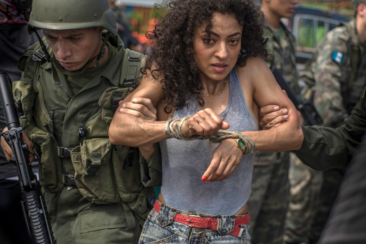 Chío había viajado con Guzmán Loera a Guatemala 
<b><a href="http://www.univision.com/series/el-chapo/el-chapo-chio-le-salvo-la-vida-a-el-chapo-escena-video#rel">luego de haberle salvado la vida al entregarle el dinero que necesitaba para huir de México</a></b>.