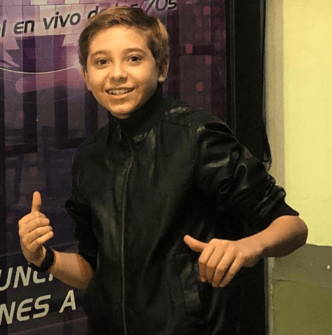 Durante una entrevista para el programa ‘De primera mano’, Carlos Bonavides declaró que una de las condiciones que tiene Tadeo para continuar en la actuación es entregar buenas calificaciones en la escuela, ya que es indispensable para su formación.
<br>