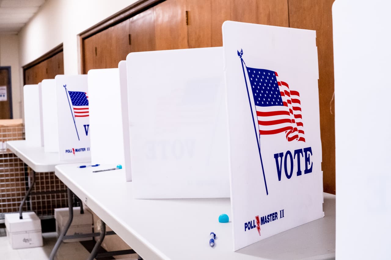 “Es una obligación de todo el mundo”: votantes de Nueva Jersey ejercen su derecho en las urnas