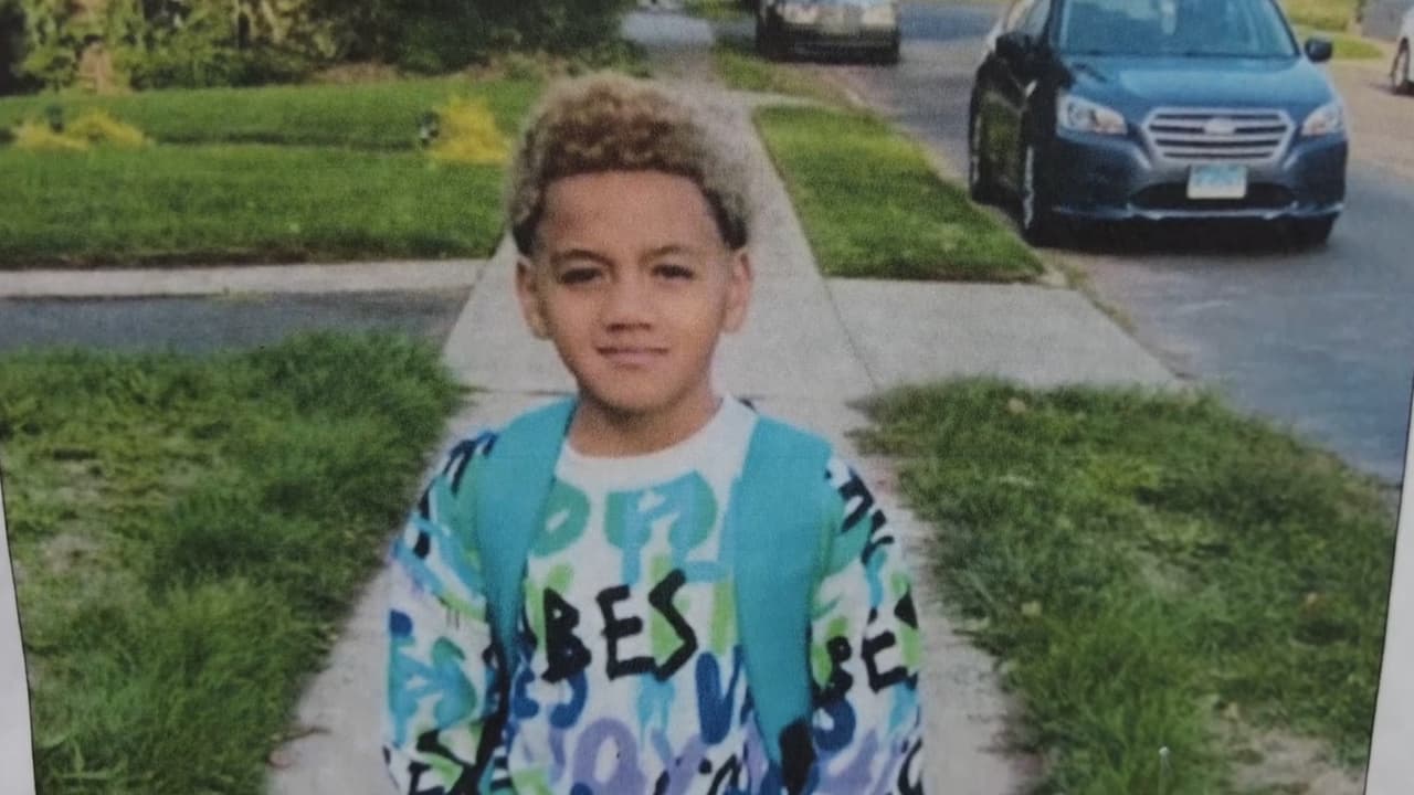 "Contento y saltando de emoción". Así describieron los padres de Gioser Feliz cómo se sentía el niño desde el aeropuerto de Nueva York, minutos antes de 
<b>abordar el vuelo hacia República Dominicana.</b> 
<a href="https://www.univision.com/local/nueva-york-wxtv/padre-gioser-feliz-nino-asesinado-republica-dominicana-instagram" target="_blank">La familia no perdona estos hechos de violencia sin razón</a>.