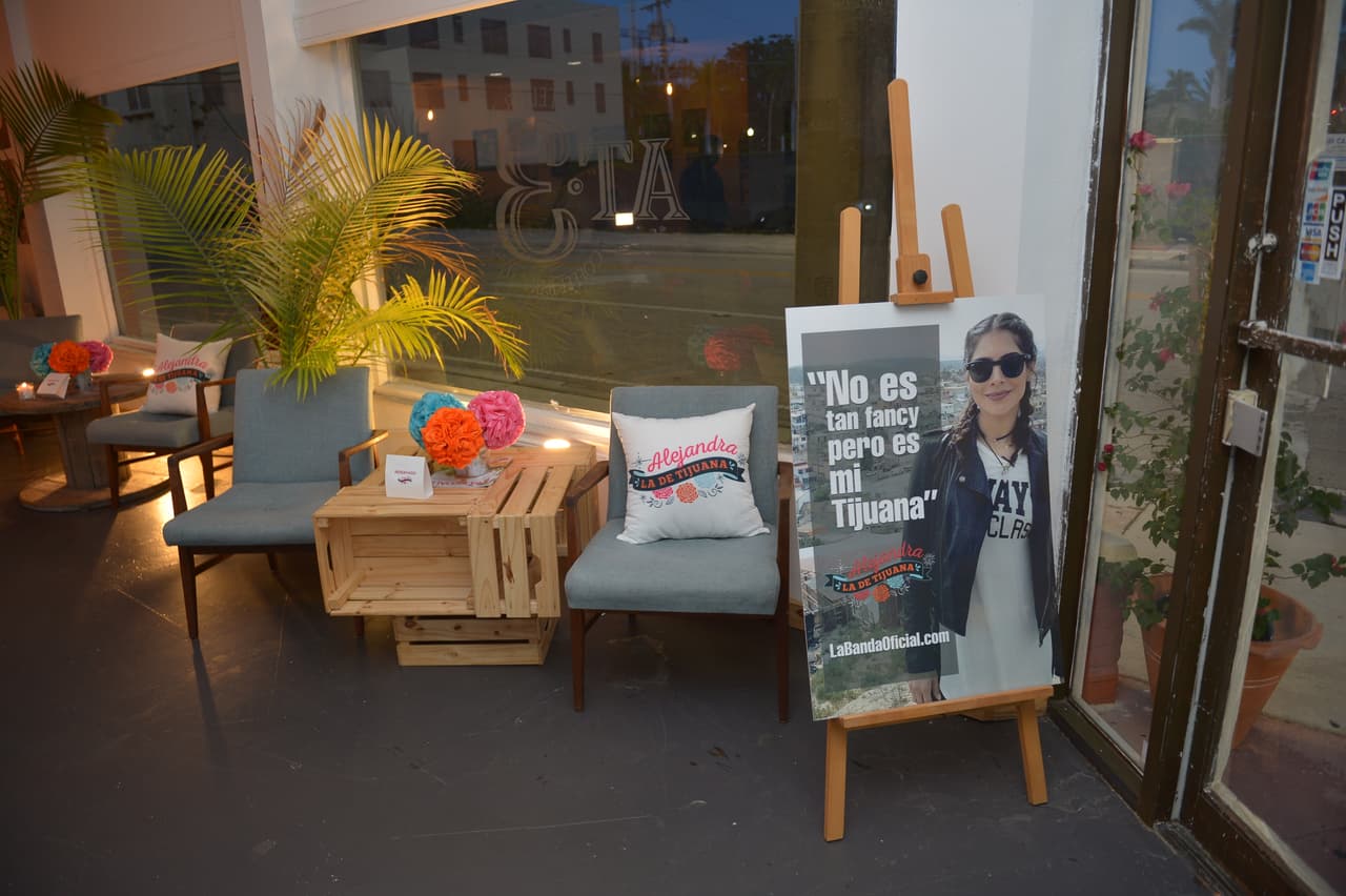 El lugar tuvo pósters con los mejores momentos de la webserie.