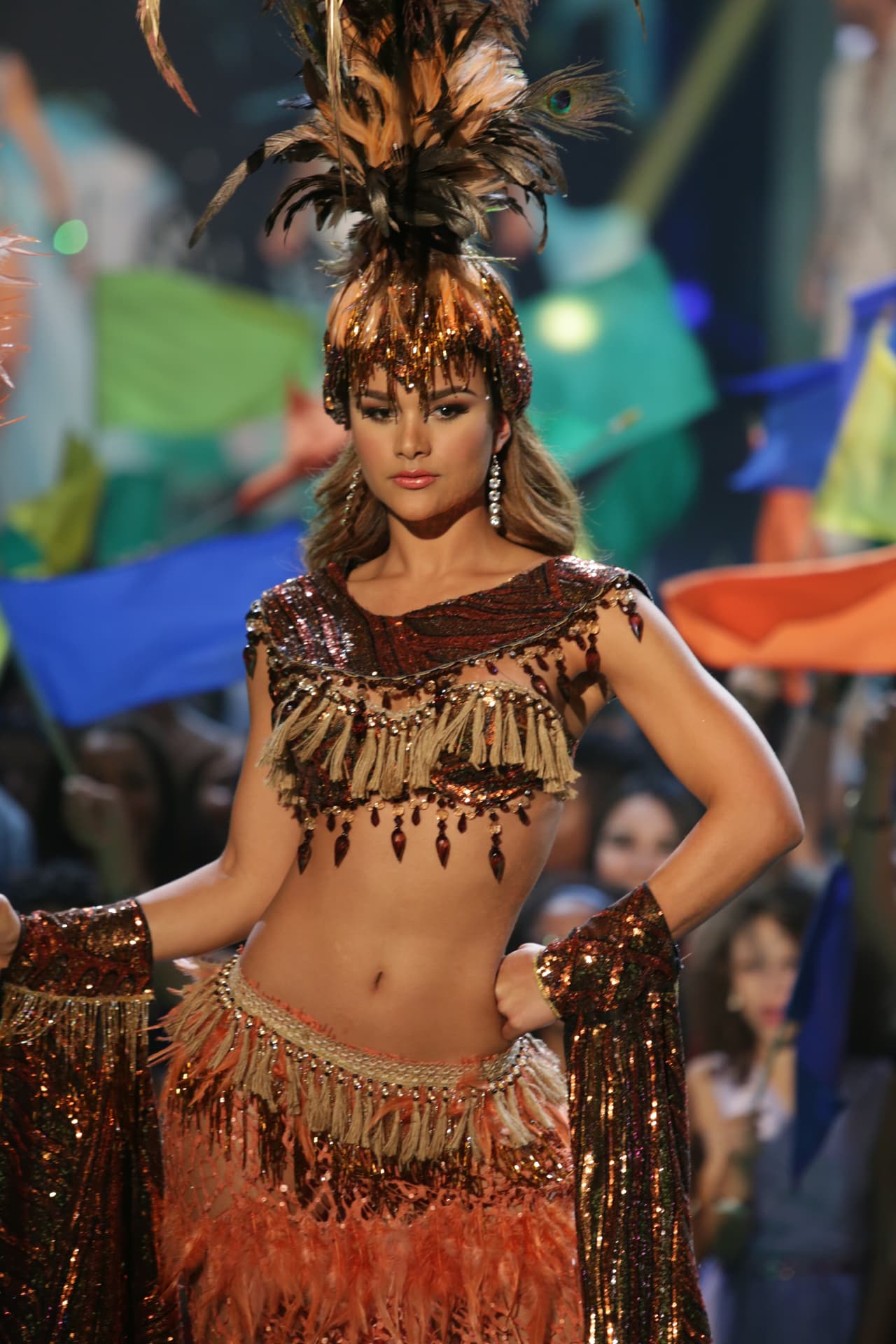 Muy felices de representar la cultura latina, las bellas se lucieron con estos trajes típicos.