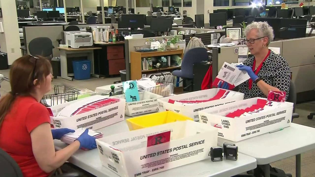 Corte Suprema avala plan del gobierno para restringir el voto por correo en EEUU