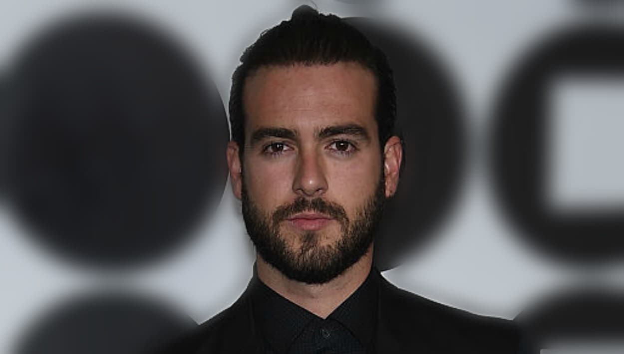 El actor
<b><a href="https://www.univision.com/radio/radio-nacional/quien-es-pablo-lyle-el-actor-al-que-acusan-de-golpear-a-un-anciano-en-incidente-carretero-provocando-su-muerte-fotos">Pablo Lyle, de 32 años, se encuentra en el ojo del huracán</a></b> luego de que falleciera el hombre al que él le pegó el pasado domingo, durante un incidente en Miami, Florida.