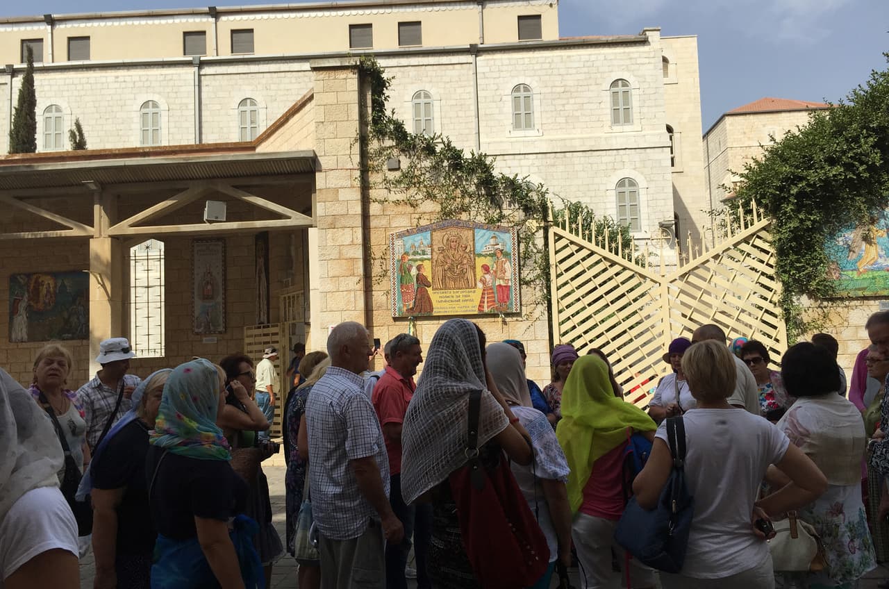La Vírgen de Guadalupe está como representante de México en la Iglesia de la Anunciación en Nazaret.