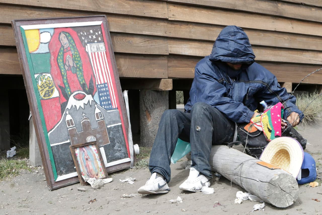 Este fiel católico sale de Puebla rumbo a la Basílica de Guadalupe en el DF.