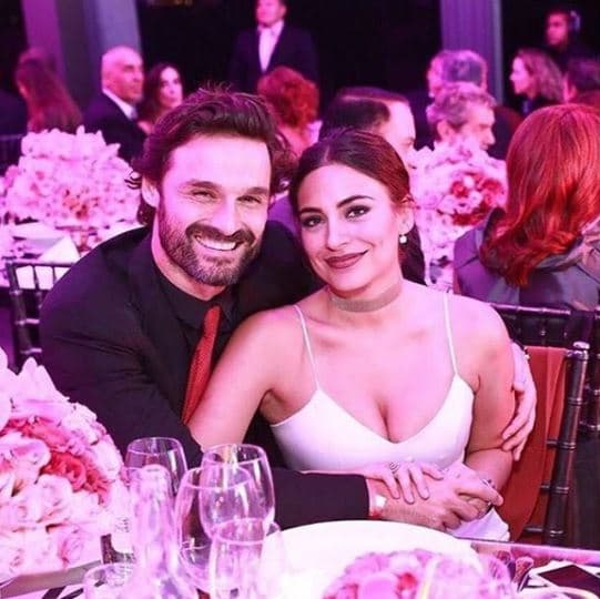 Pero tras la polémica que causaron las fotografías de la revista 
<a href="http://www.tvnotas.com.mx/noticias-espectaculos-mexico/todos-los-detalles-del-encerron-de-ivan-sanchez-con-ana-brenda-que">TVNotas</a>, en donde Iván y Ana Brenda se ven en una situación comprometedora en 2016, el galán español rompió el silencio y lo confirmó. Desde ese momento han gritado su relación a los cuatro vientos.