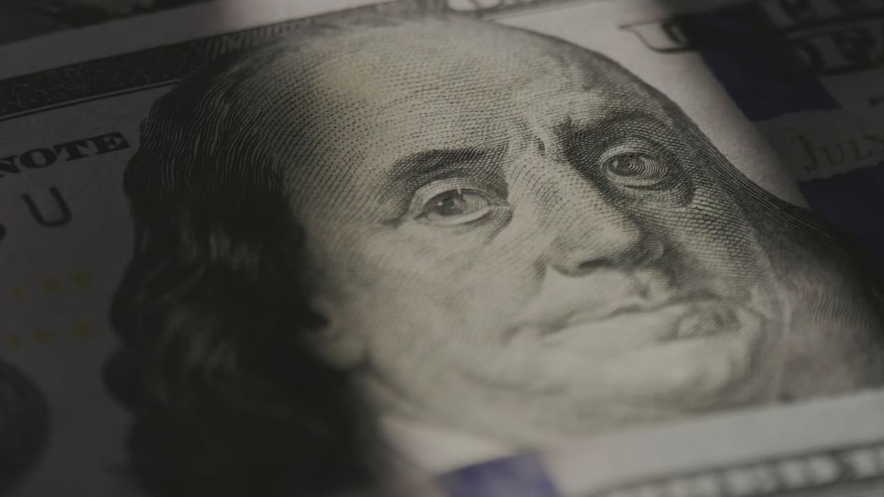 Preocupación laboral: Salarios y costos de vida generan incertidumbre económica entre trabajadores nacionales e hispanos