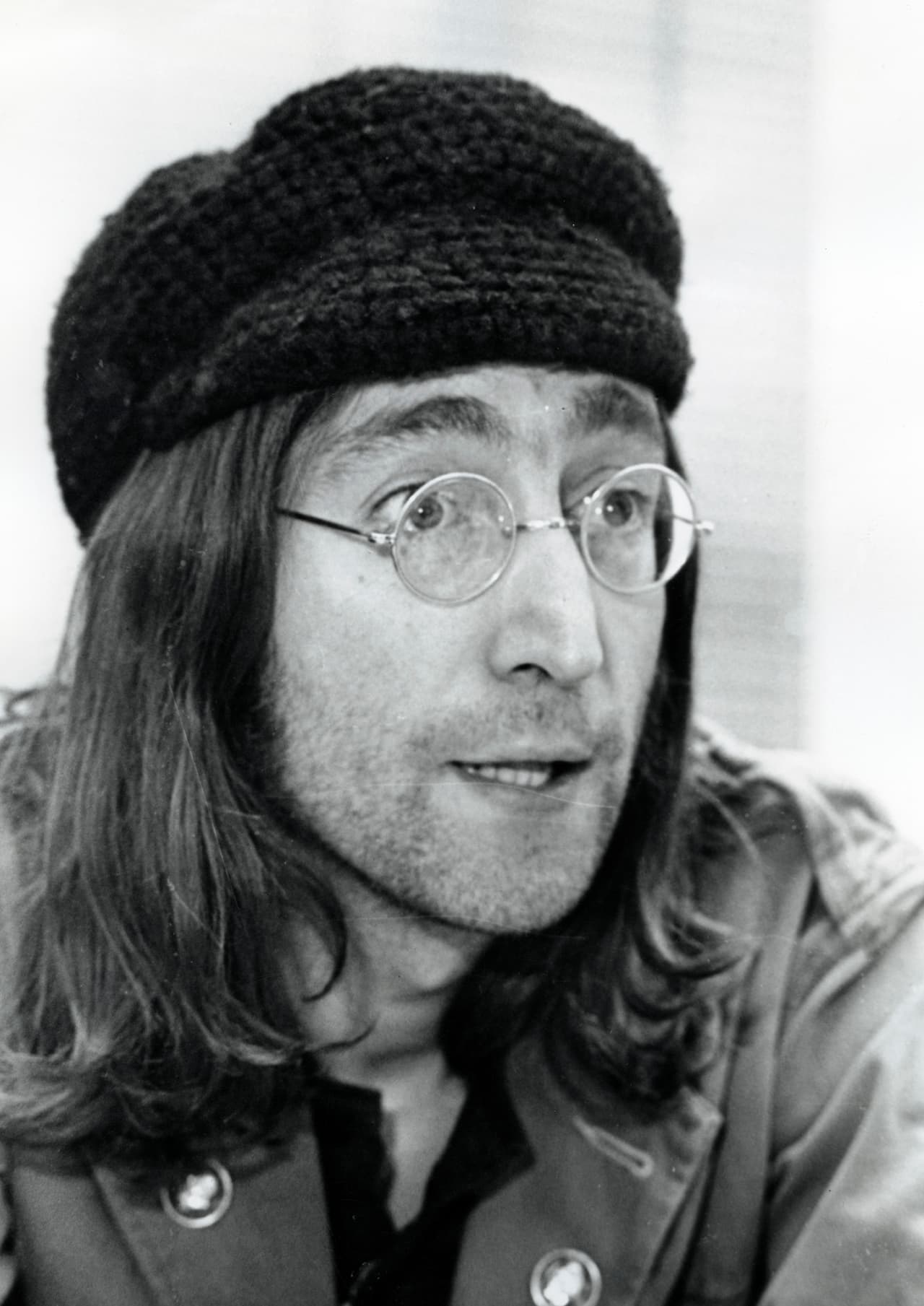 En los Estados Unidos, las ventas de Lennon como solista se acercan a los catorce millones de unidades, Y sigue siendo de los británicos más influyentes.