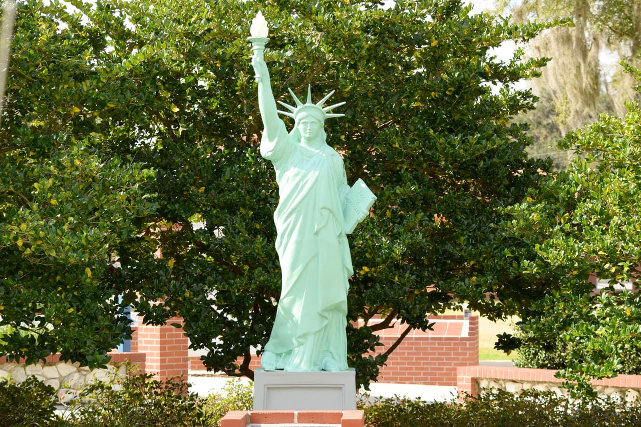 <b>Puesto 25. Ocala, Florida</b>
<br>
<br>Aumento de la población por la migración: 17.3% entre 2010 y 2020. La ciudad recibió 57,293 nuevos habitantes en la última década.
<br>
<br>Población estimada en 2020: 373,513 personas.
<br>
<br>El portal 24/7 Wall ST revisó los datos del Programa de Estimaciones de Población de la Oficina del Censo para determinar
<a href="https://247wallst.com/special-report/2021/10/07/25-cities-americans-are-flocking-to/"><u>las ciudades que más han recibido nuevos habitantes</u></a> en los últimos 10 años.