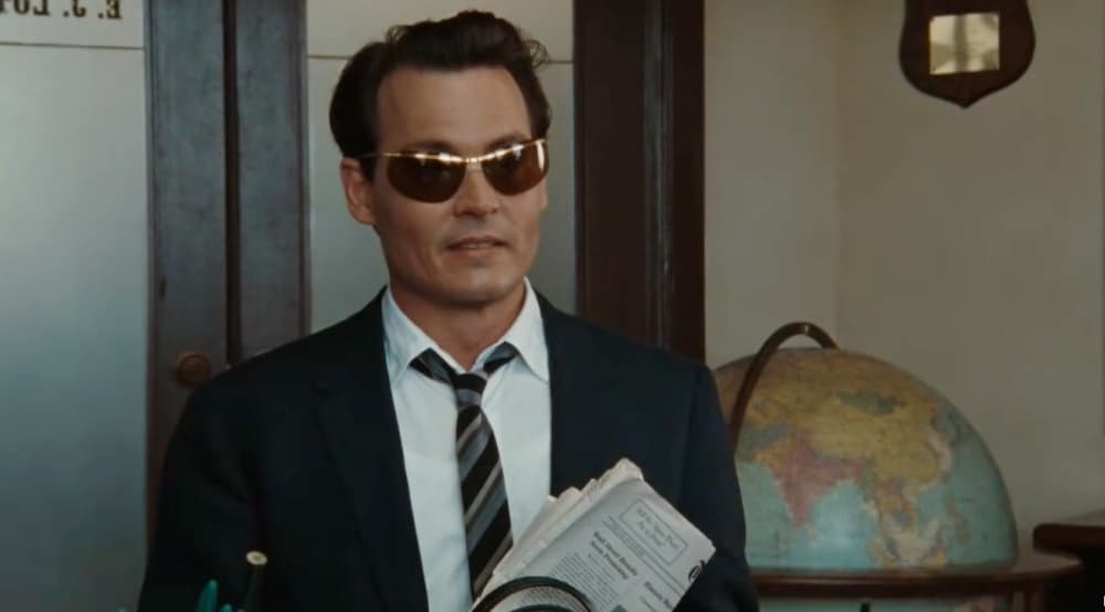 Cuando el periodico en donde trabaja se va a la bancarrota, el protagonista decide publicar una última edición, en donde mostraría todo de lo que no había podido escribir.