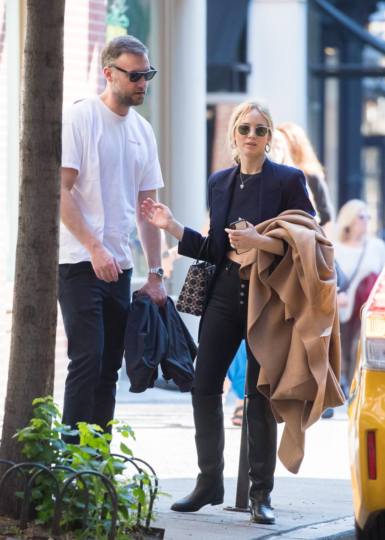 Luego de ocho meses de compromiso, la galardonada actriz Jennifer Lawrence y el director de la galería Gladstone Gallery, Cooke Maroney, se alistan para uno de los eventos más importantes de sus vidas: su boda.