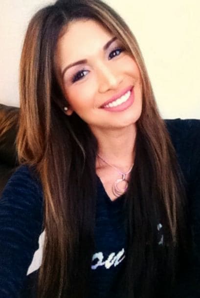 A través de las famosas fotos 'selfies' es como nuestra reina mantiene una estrecha relación con sus seguidores. Este tipo de fotos se han convertido en un fenómeno y no hay quién no se haya tomado una. Ahora puedes subir la tuya con el hashtag #NBLselfie para ganar un kit de belleza, los detalles aquí