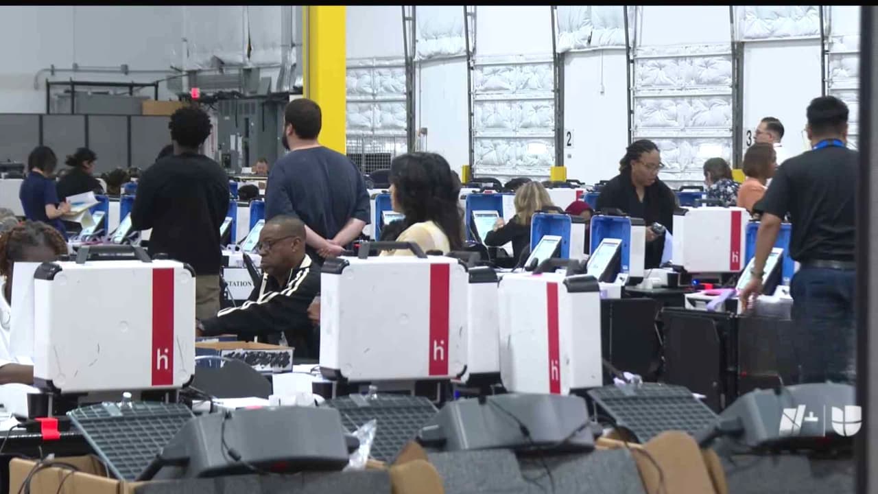 Condado Harris realiza pruebas a equipos de votación rumbo a las elecciones del 3 de noviembre