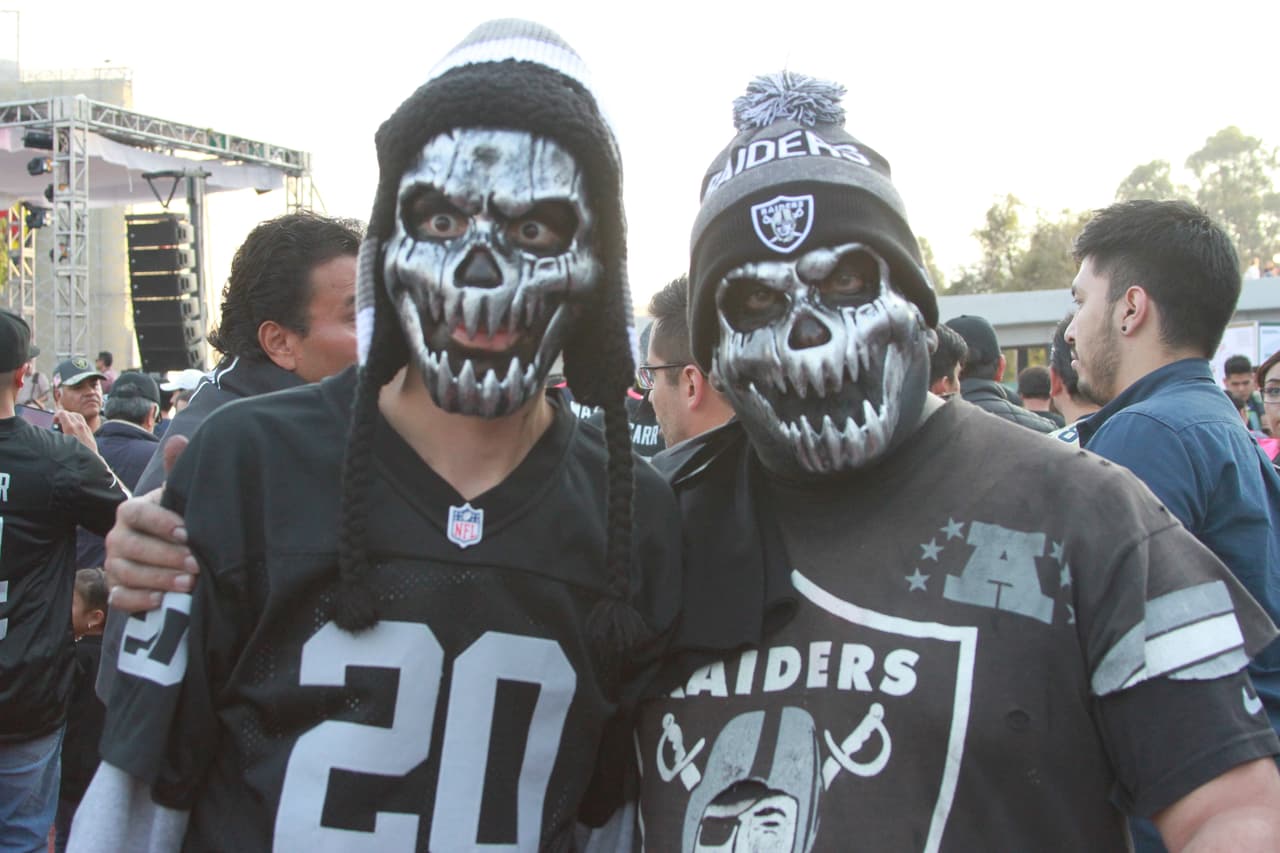 Miles de aficionados y apasionados de la NFL se dieron cita en el estadio Azteca para presenciar el duelo de Monday Night entre Raiders y Texans.