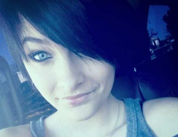 Para tratar sus problemas, fue internada en una clínica de rehabilitación.