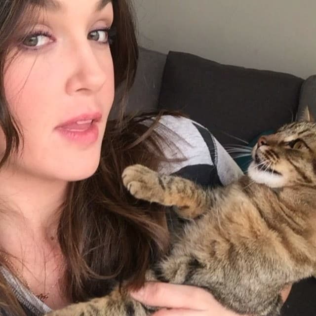 Es egresada del Centro de Educación Artística de Televisa (CEA). El 2011 fue el año de su graduación.