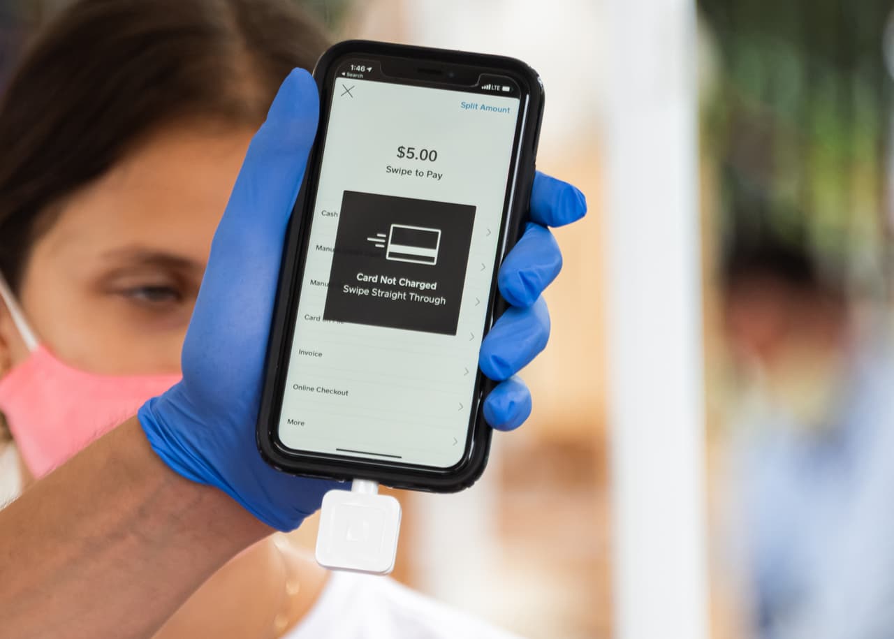 <b>Square.</b> Esta compañía, también propiedad de Jack Dorsey, CEO de Twitter, planea permitir que su personal trabaje desde casa incluso después de que termine la pandemia. Especializada en sistemas de cobro vía internet para pequeños negocios, Square busca que sus empleados trabajen desde un entorno que se adapte a sus necesidades.