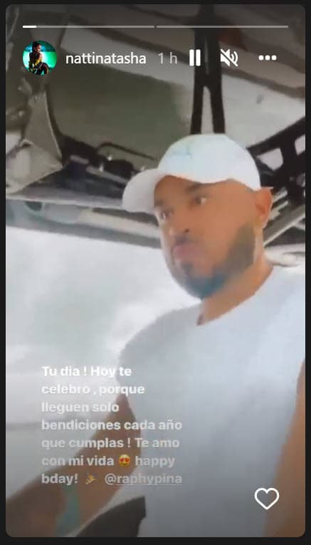 "¡Tu día! Hoy te celebro, ¡porque lleguen solo bendiciones cada año que cumplas! Te amo con mi vida", le reiteró en esta otra imagen. 
<br>