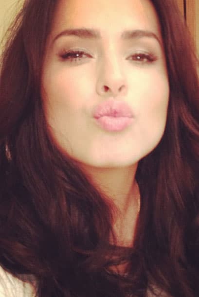 Debido al trabajo, la actriz tendrá que posponer un poco los planes de su boda.