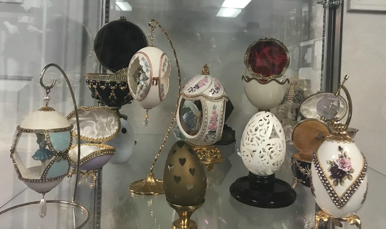 La cantante poseía una colección de más de 500 huevos Faberge diseñados con exclusivos materiales como oro y diamantes.