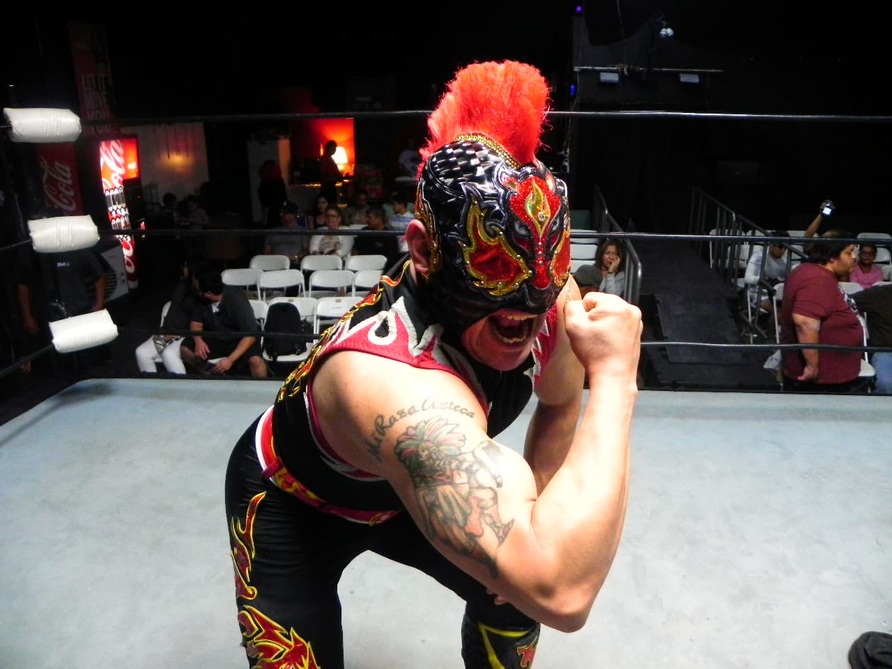 La vida detrás de la máscara: de luchar con las tortugas ninja a trabajar como mesero