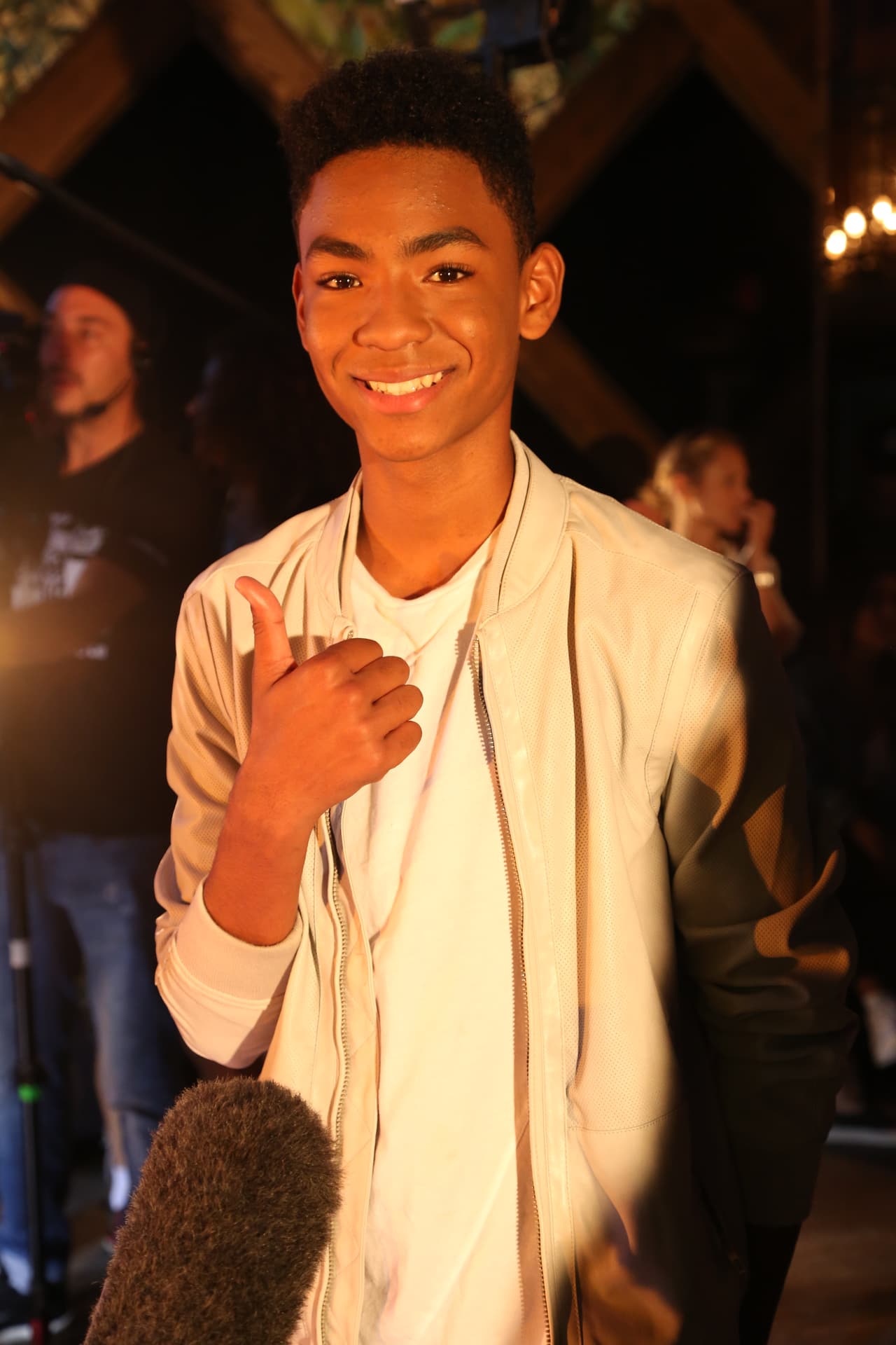 Abdiel, Fabyán, Alondra, Sofía, Verónica y Abel formaron la banda 
<b>Milenios</b>. “Cake by the ocean” fue el tema de su videoclip. Durante las grabaciones los chicos se diviertieron y hasta se sonrojaron al enterarse que había escena de beso.