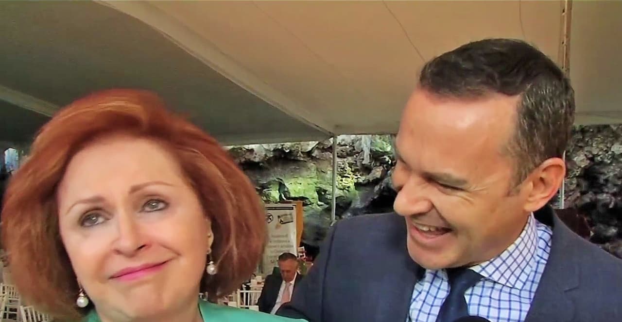 Alan no cabía del orgullo al estar presente en el triunfo que conquistó su madre, luego de que él fuera testigo de la pasión y alegría con la que se desempeña en la docencia.
<br>