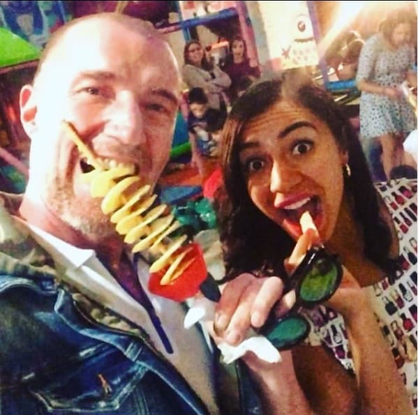 "De hecho, antes de que nos casáramos, Marcel siempre les decía a sus amiguitos: 'Ahí viene mi mamá', y él encantado, porque quería ser como los otros niños que tienen mamá y papá, entonces sin duda ella es un 
<b>regalo del cielo</b>", finalizó.