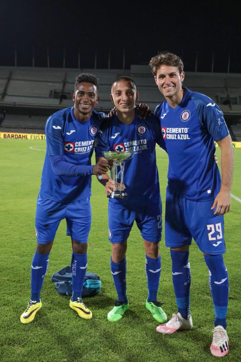 Los jugadores de la Máquina celebraron en sus redes sociales tras haber conseguido el títlo de la Copa GNP por México.