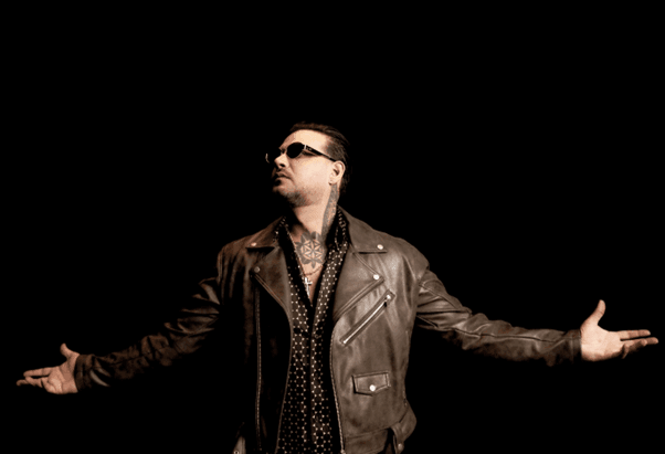 Less sorprende al público con su nuevo sencillo “Me Haces Falta”, una poderosa incursión en el regional mexicano.