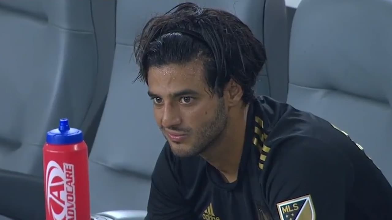 Carlos Vela anota el 3-3 y sale para evitar una lesión