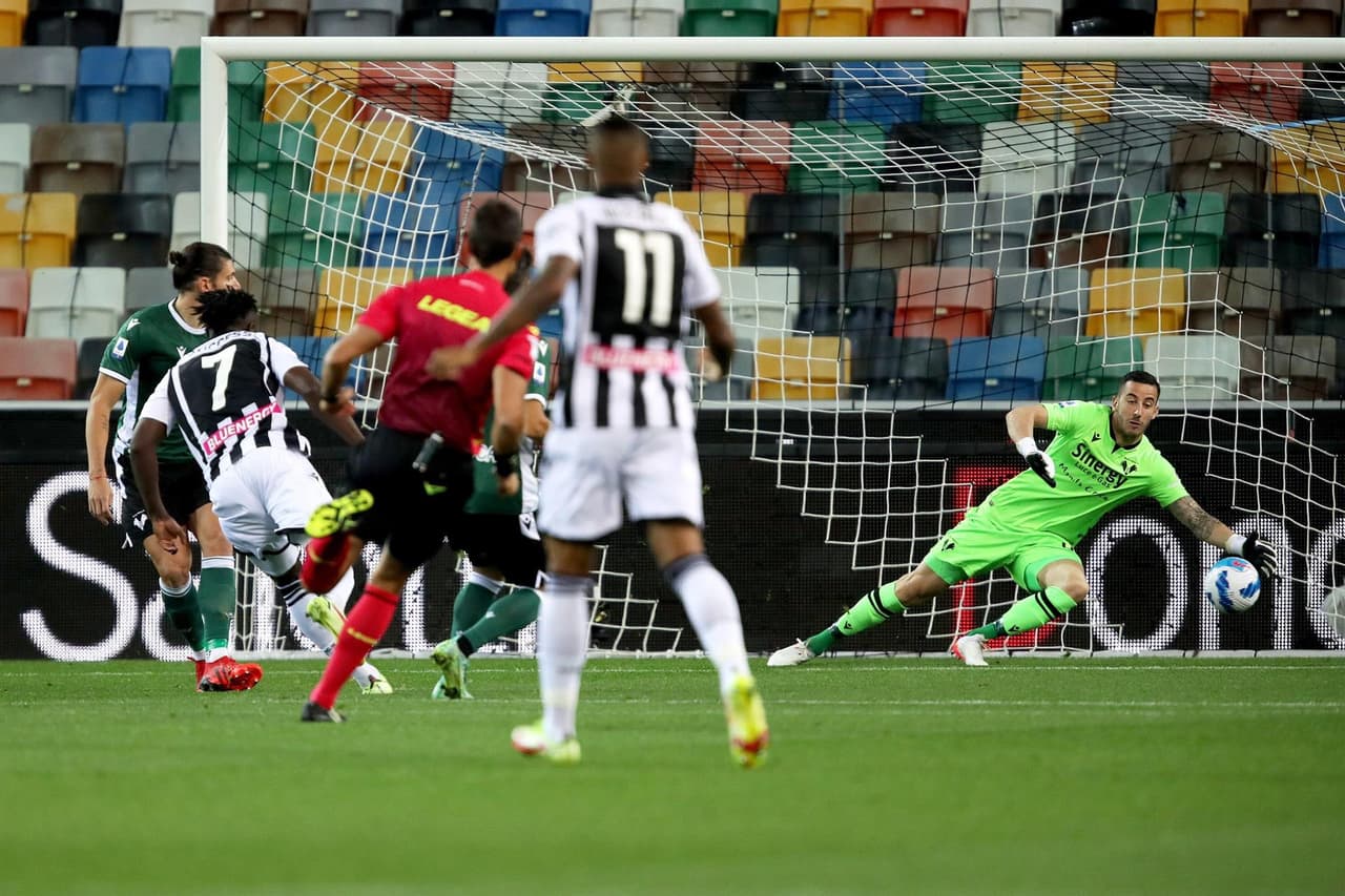 Udinese y Hellas Verona empataron con anotaciones de Isaac Success y Antonin Barak, respectivamente, en la décima fecha de la Serie A.