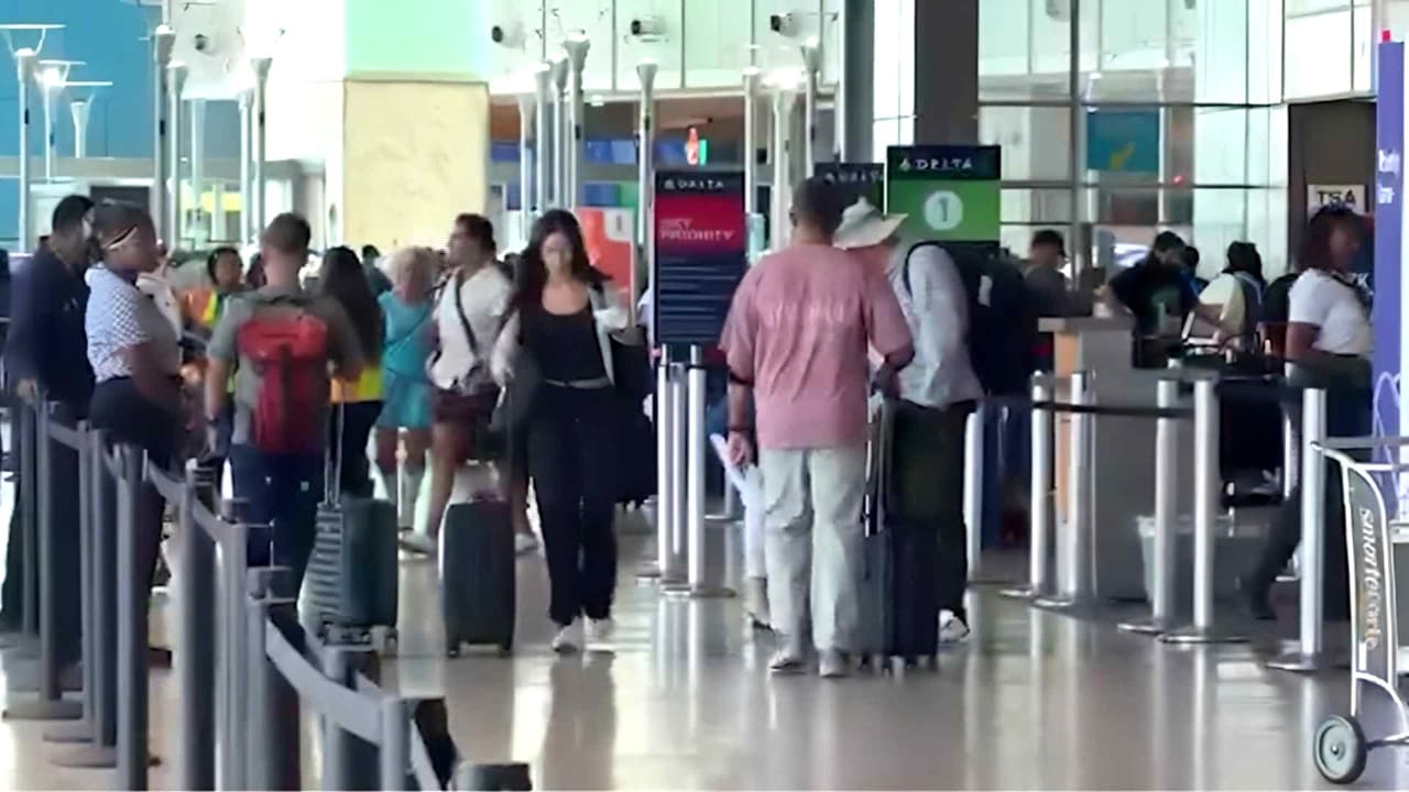 Puntos clave para inmigrantes que viajan desde aeropuertos de EEUU en Labor Day