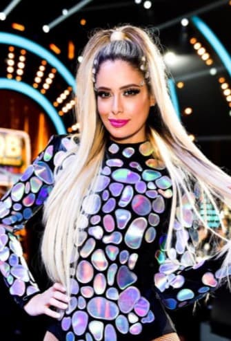 La colaboradora de Despierta América se llevó las palmas con un baile de jazz al lado de Chris Hernández.