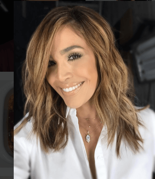 Ni completamente lacio ni tan ondulado, atrévete como Karla a lucir unas ondas ligeramente despeinadas.