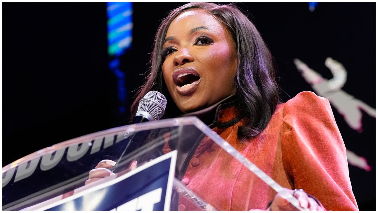 Muerto en tiroteo con la policía de Dallas fue guardaespaldas de la congresista Jasmine Crockett