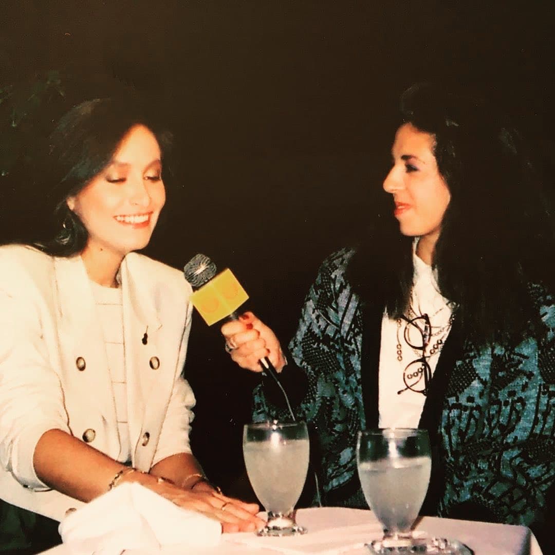 En su faceta como actriz, participó en telenovelas como 'No temas al amor' en 1980, 'Déjame vivir' en 1982 y 'El camino secreto', donde obtuvo un gran reconocimiento del público e interpretó el tema
<b>'De mí enamórate'.</b>