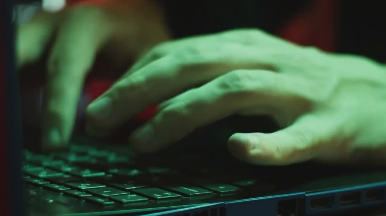 Usaban redes sociales para contactar a menores; arrestan a presuntos pedófilos en Fairfax