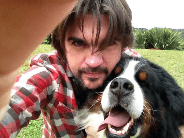 En estos tiempos, aseguró, “me cuido en el gimnasio y en la comida, pero también me gusta la fiesta así que...hay de todo”.
<br>