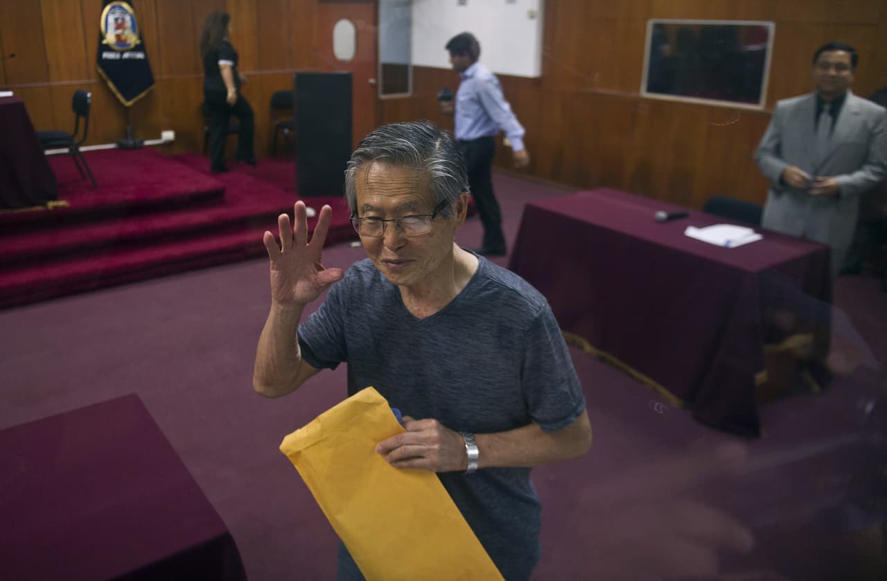 El presidente de Perú indulta al exmandatario Fujimori, un gesto que reabre las heridas en el país