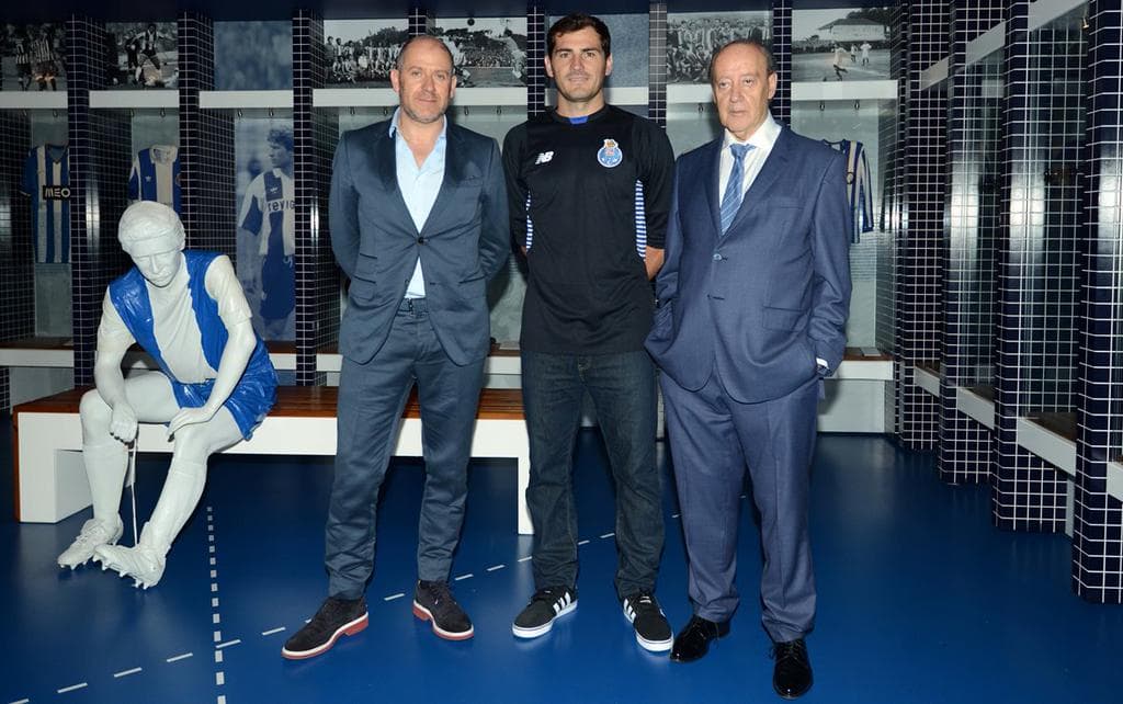 Iker Casillas se puso la camiseta del Porto