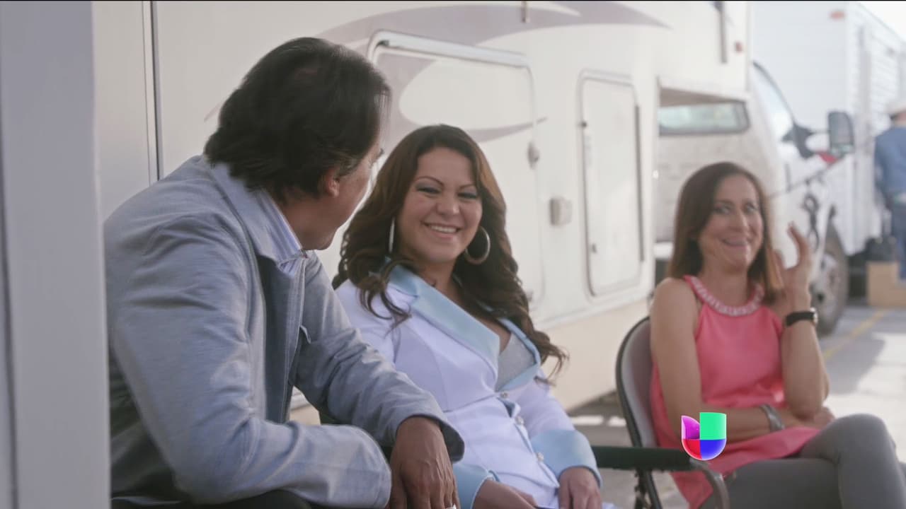 Jenni Rivera y Gabo se reían de la presentación de Graciela Beltrán mientras esperaban que fuera su turno para subir al escenario.